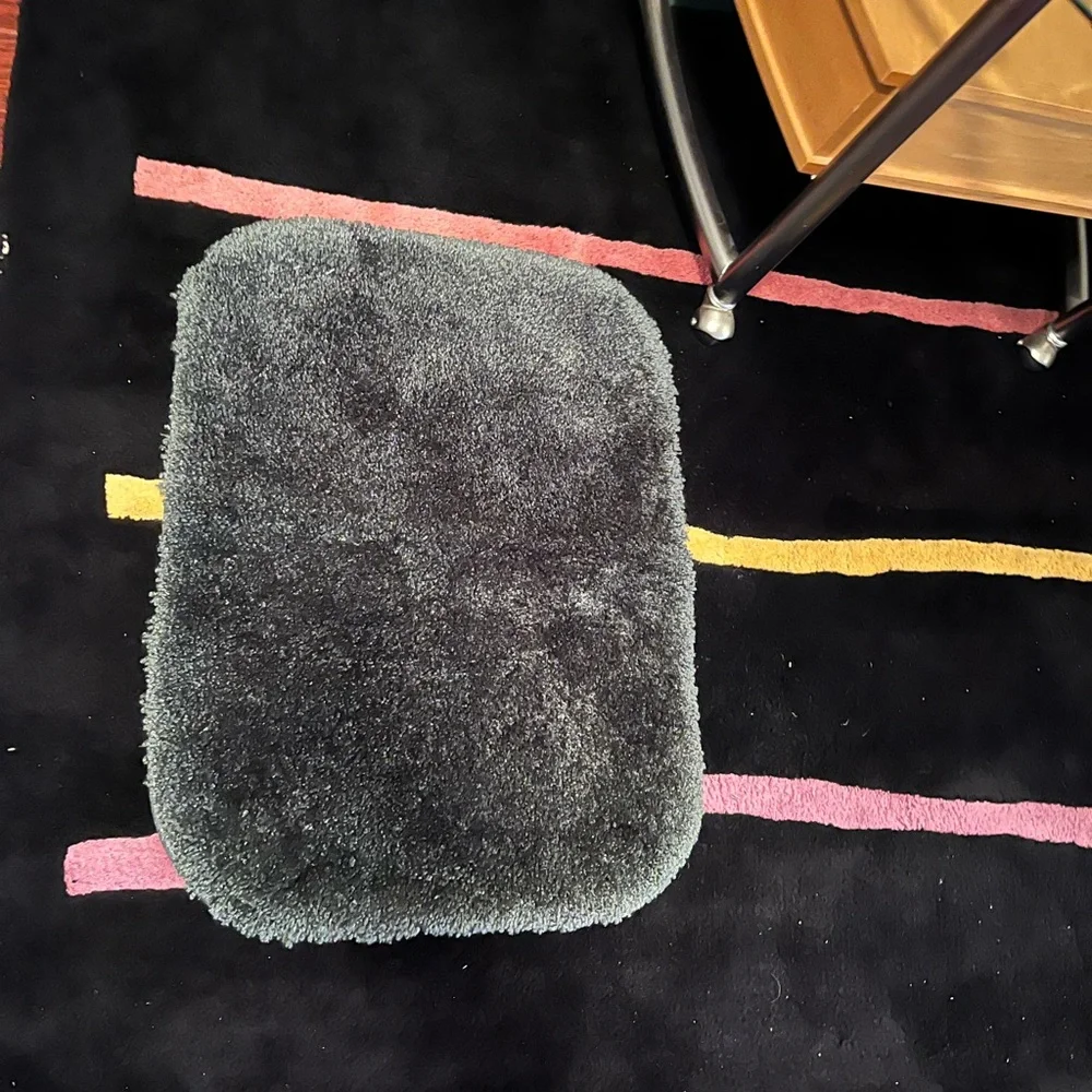 Royal Velvet Fieldcrest  Bath rug Firm Price!